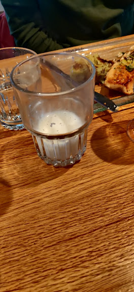 Fresh cow milk