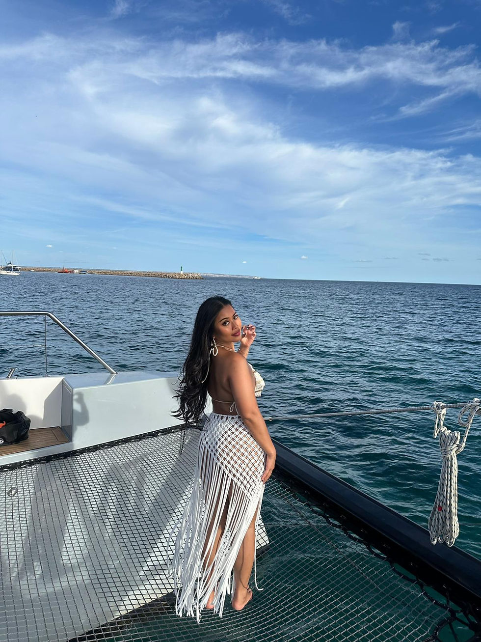 Thumbnail: White Triangle Sarong