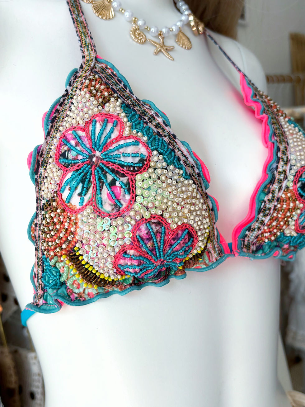 Thumbnail: KINDA BIKINI