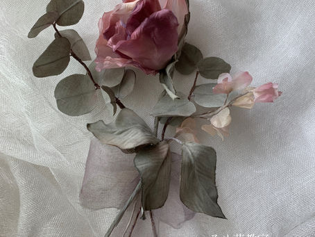 季節の布花レッスン~布花ドライ風ローズ×ユーカリ