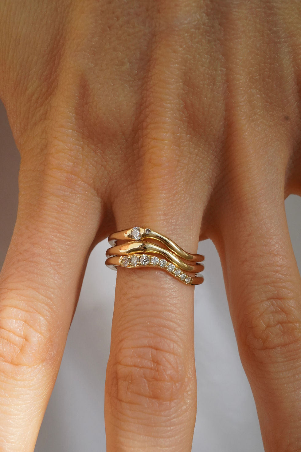 Thumbnail: wavy bubble ring