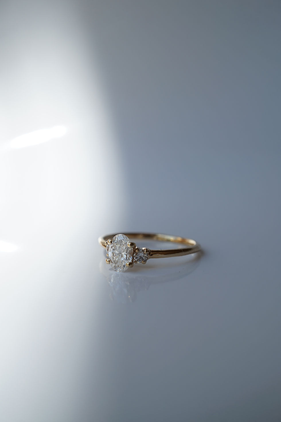 Miniaturbild: triple diamond ring oval