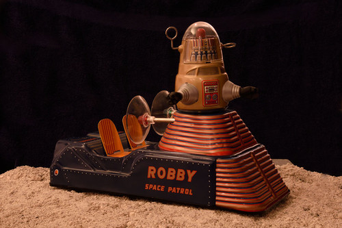 Robby the Robot | Xavier Nuez Images