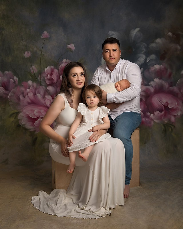 Newborn photography with parents near London