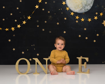 1st birthday cake photoshoot, Hertfordshire family photographer