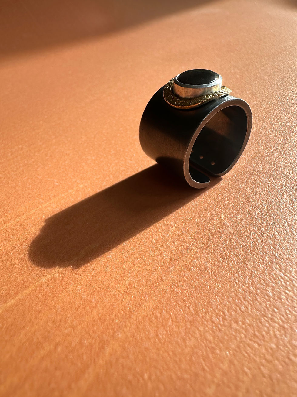 Thumbnail: Golden Halo Cigar Band Ring