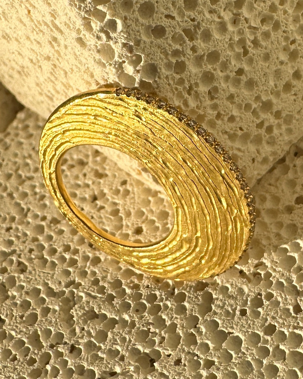 Thumbnail: Diamond Edge Slice Ring