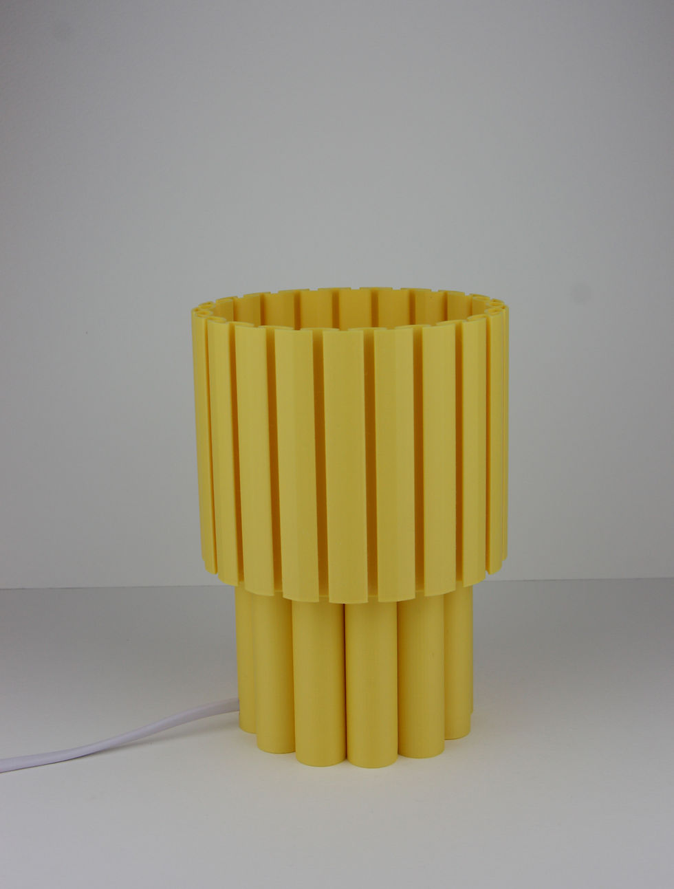 Miniatura: LÁMPARA TERESIN DE LUZ CÁLIDA IMPRESA EN 3D CON MATERIALES DE ORIGEN VEGETAL Y PRODUCCIÓN SOSTENIBLE 