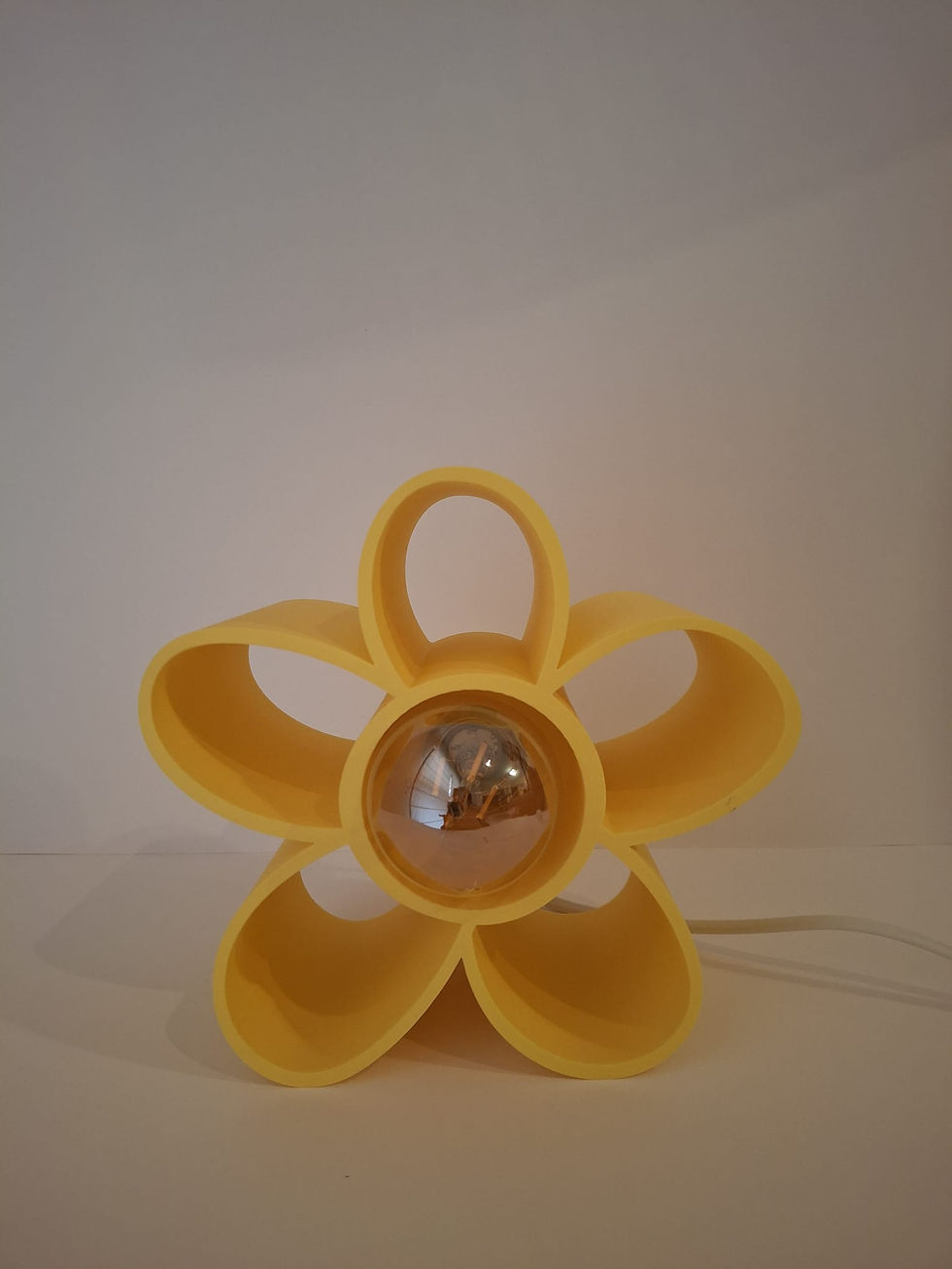 Miniatura: LAMPARA IRIS DE LUZ CÁLIDA FABRICADA EN IMPRESIÓN 3D POR CALMAPOINT.COM CON MATERIALES VEGETALES 