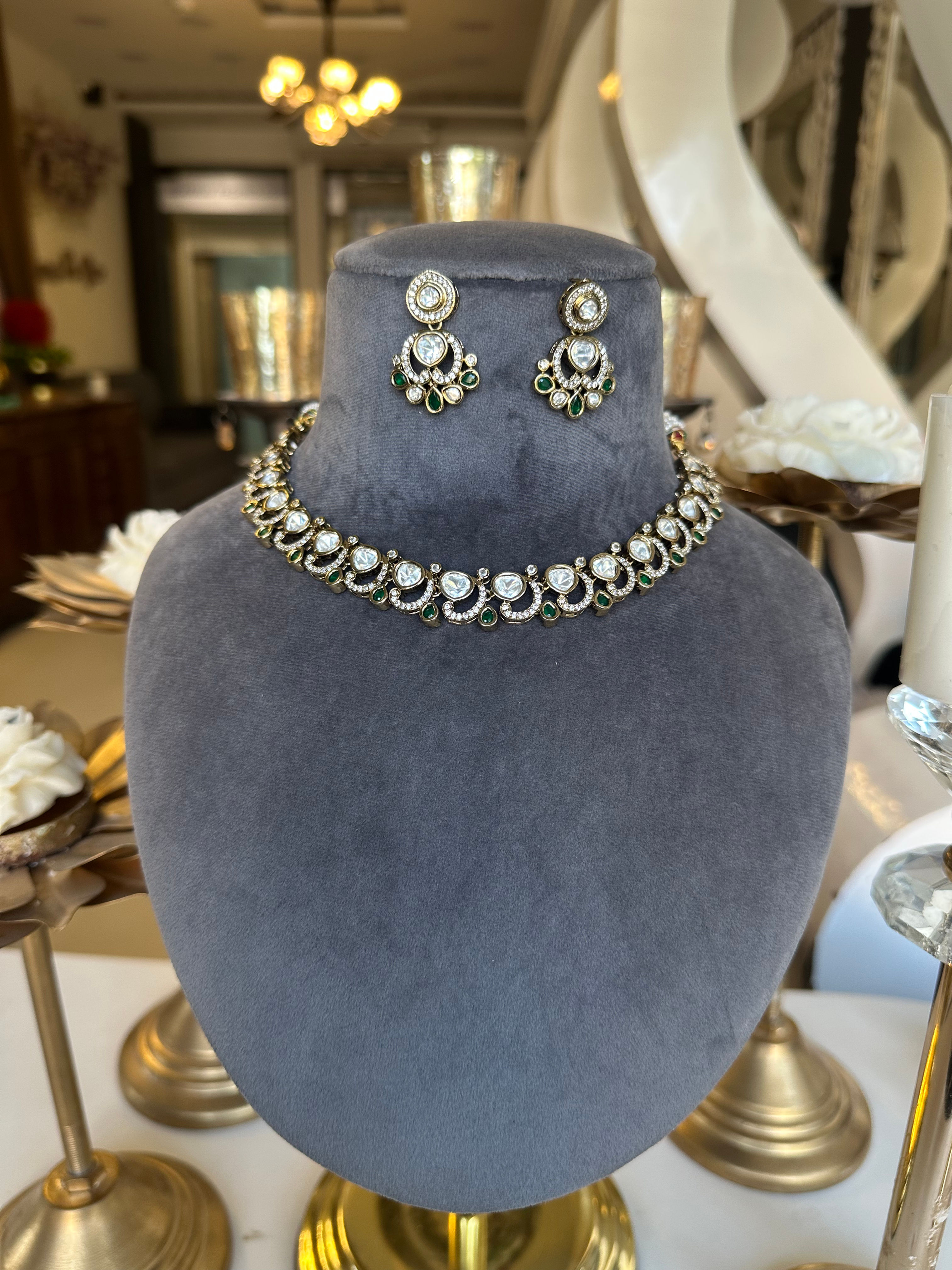 Noor Panna kundan choker set