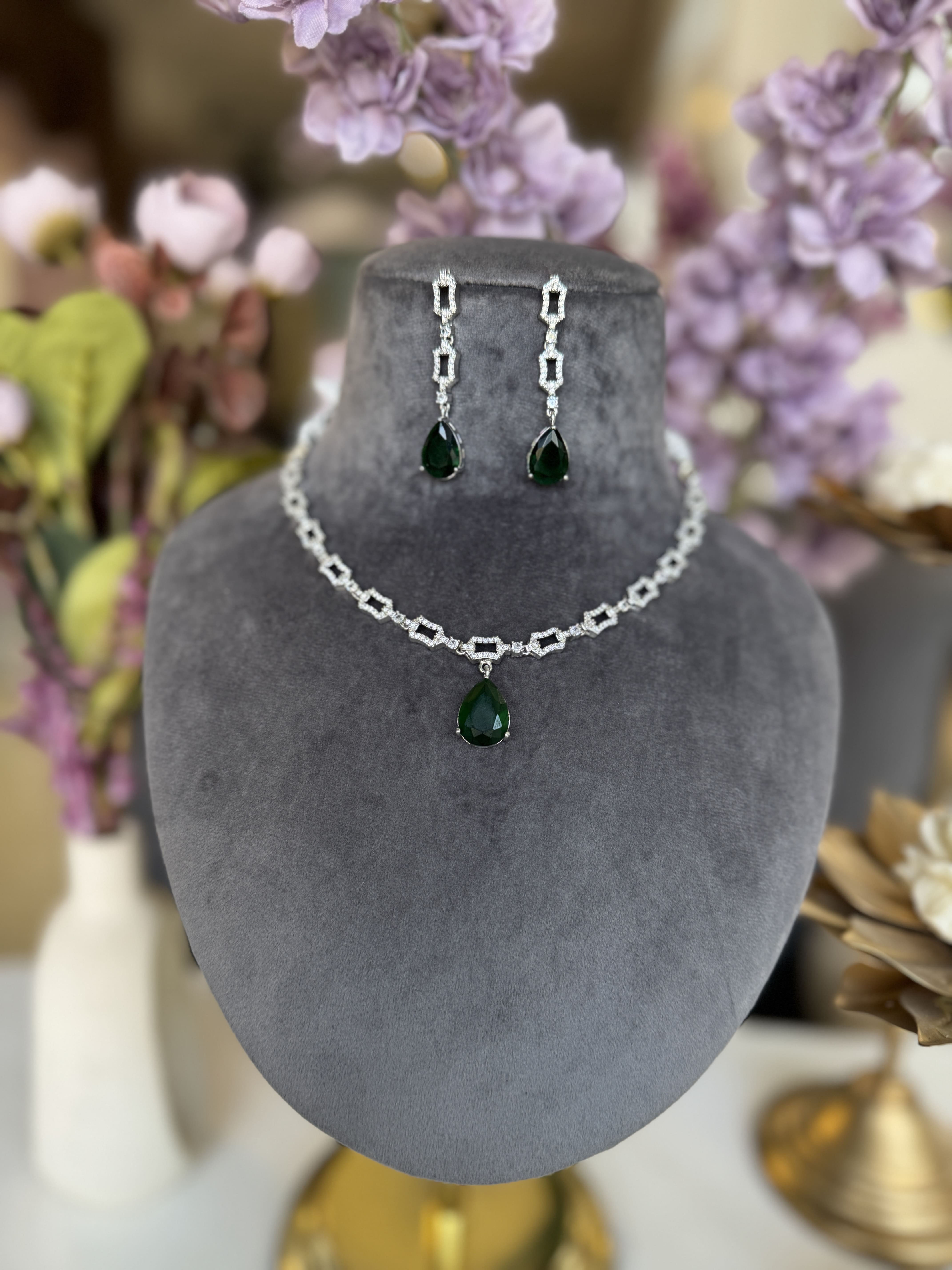 Emerald Dewdrop Elegance Necklace Set
