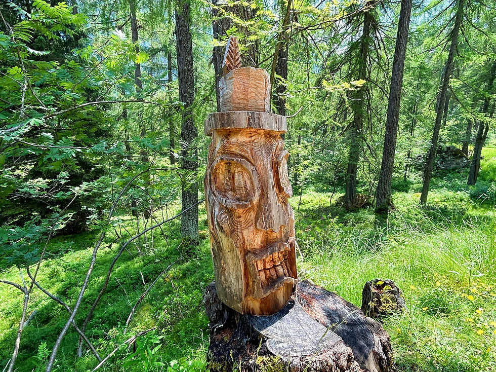 Totem near La Poya