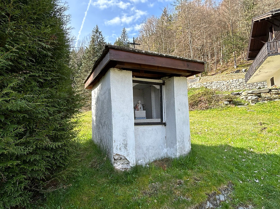 Oratory between Les Mouilles and Vaudagne