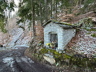 Oratory near Montivon