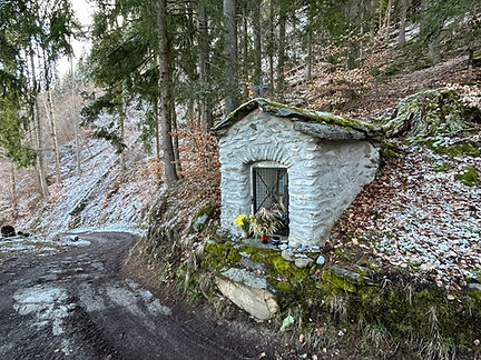 Oratory near Montivon