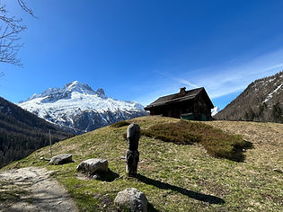 Chalet near wooden Totems near Tre-le-Champ
