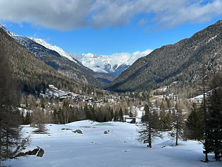 Crossing the La Poya beginner ski area