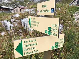 Trail Marker at Chalets de Plate