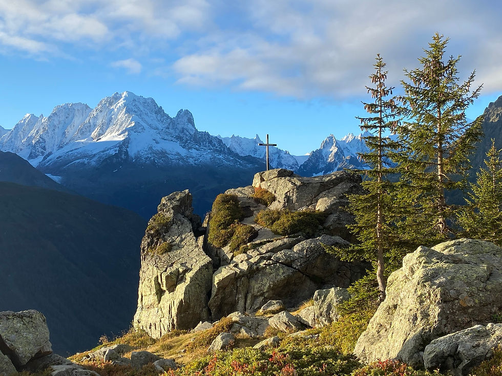 Sunrise on the way up to Refuge de Loriaz