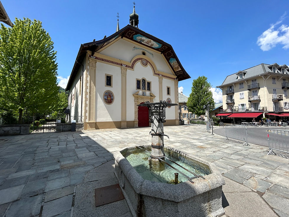 Water Fountain near Eglise St-Gervais et St-Protais