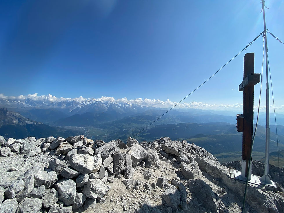 Pointe Percee Summit