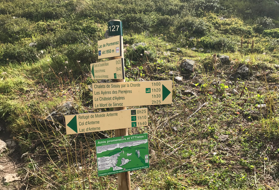 Trail Marker at Lac Pormenaz
