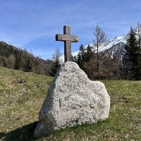 Small Cross at Tre le Champ