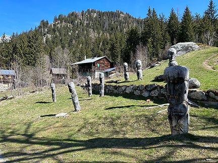 Wooden Totems near Tre-le-Champ