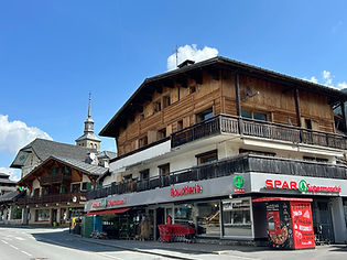 Shops in Les Contamines