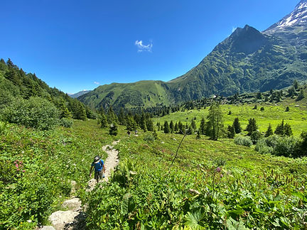 Trail up to Col de Tricot