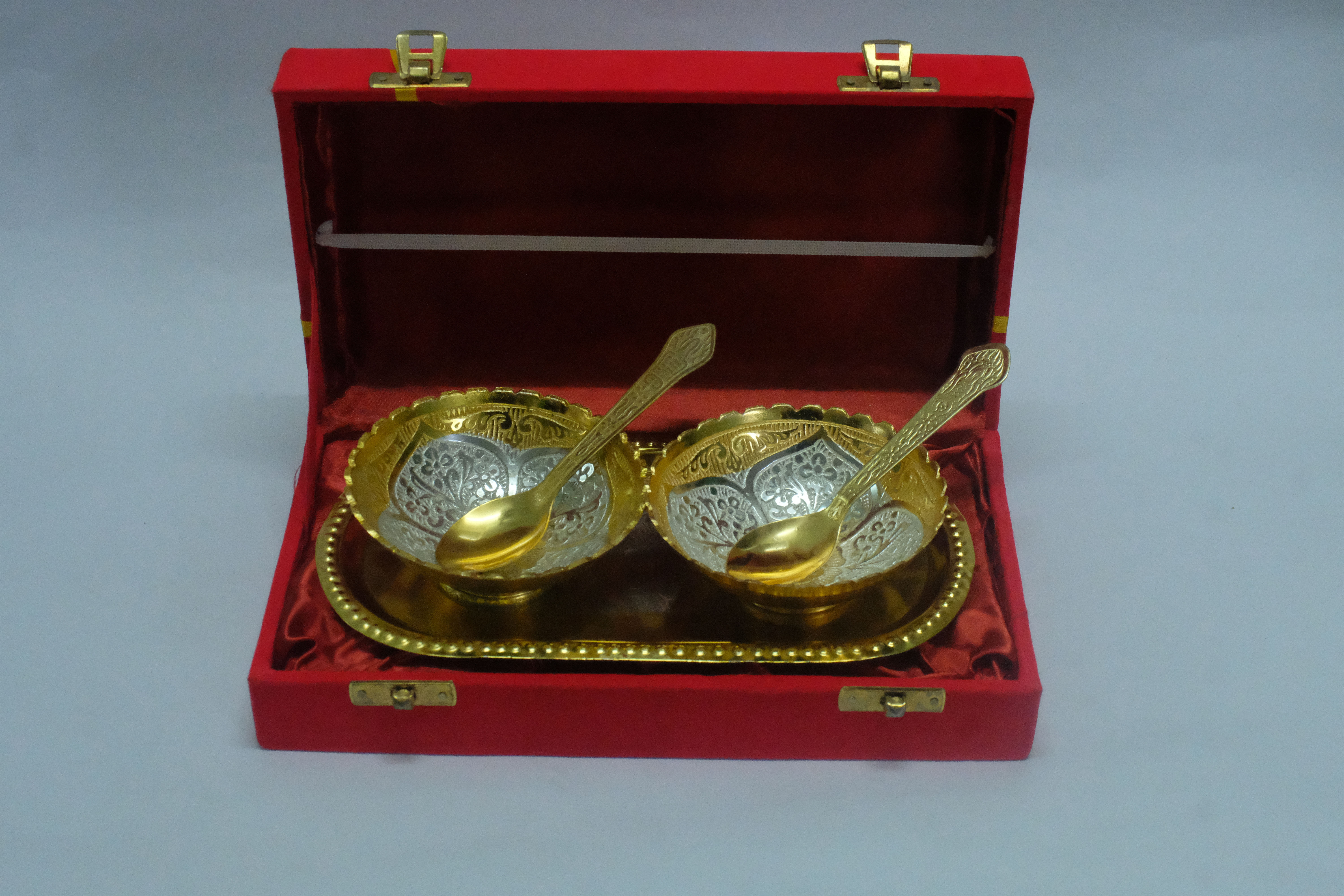 Silver & Gold Plated Lotus Shape Design TWOBOWLSET (4” Diameter)