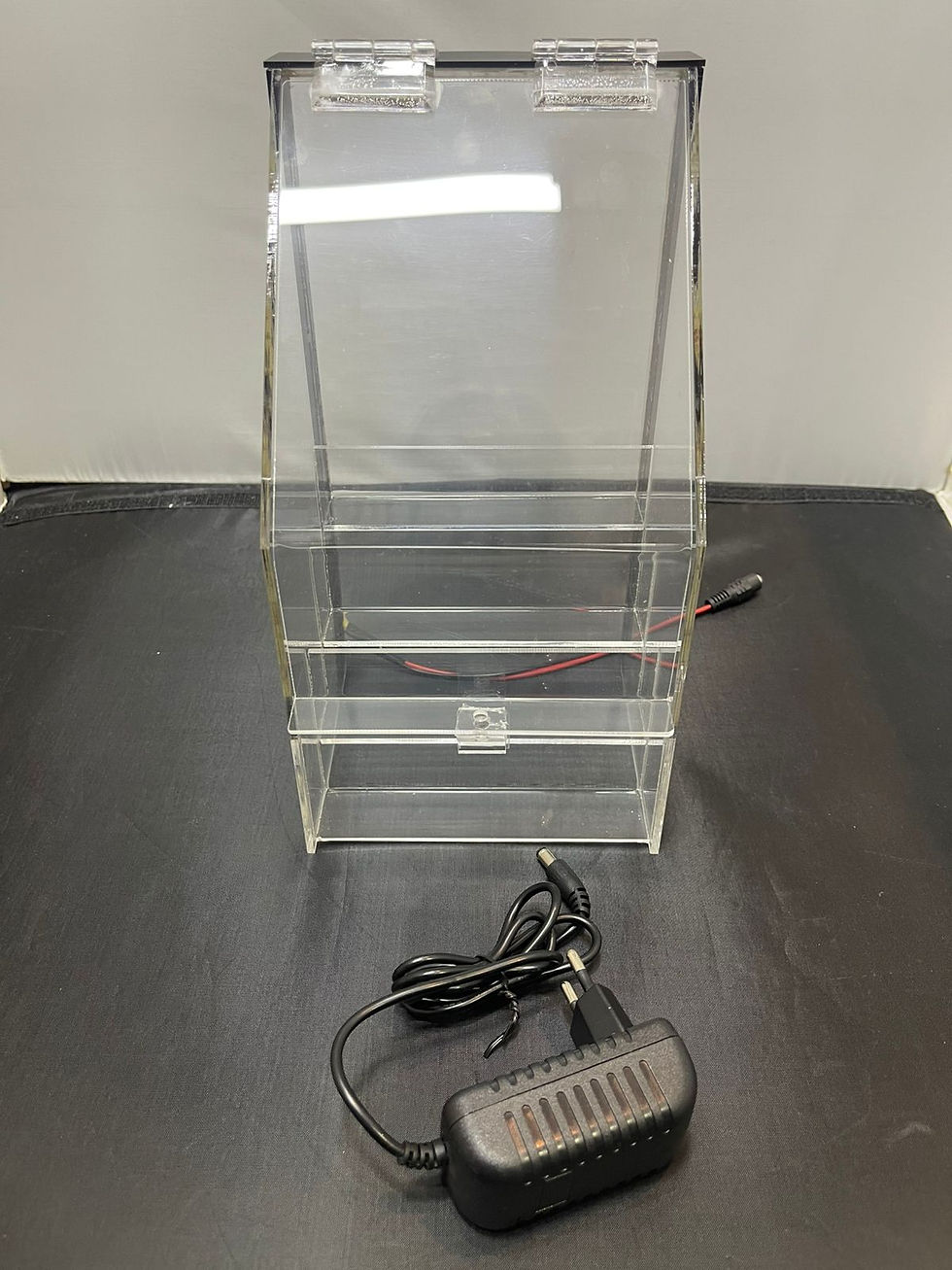 Miniatura: Expositor em acrílico com léds