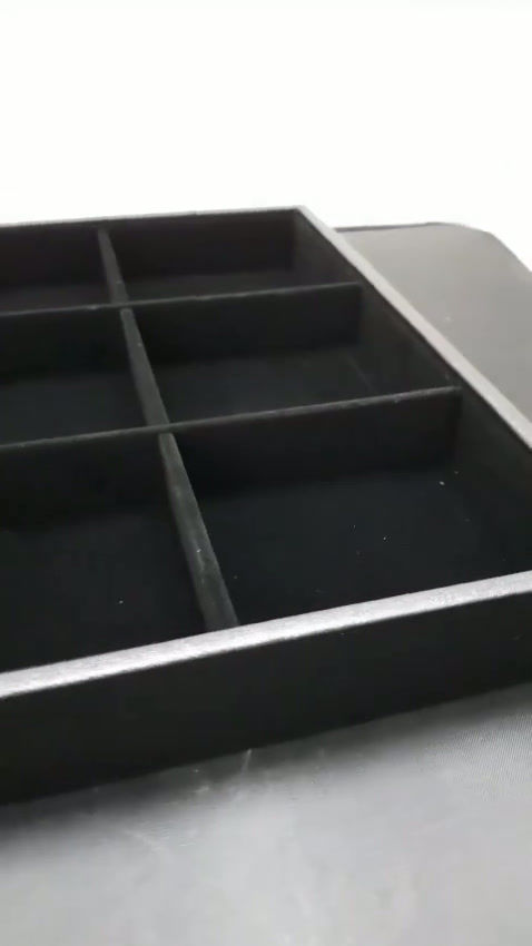 Miniatura: Bandeja Organizadora Preta com 12 Divisórias – Vinil e Veludo