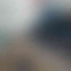 Terraza al aire libre del rooftop 360 del Hotel Riu en Guadalajara con mesas alineadas y vista panorámica de la ciudad.