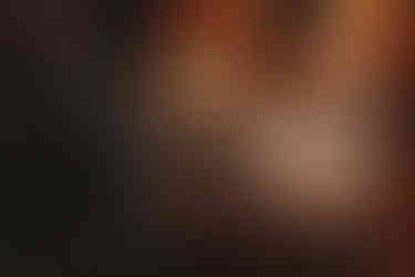 Corte de carne siendo rebanado en mesa de La Matera