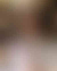 Vino tinto servido en decantador sobre mesa en La Matera Guadalajara