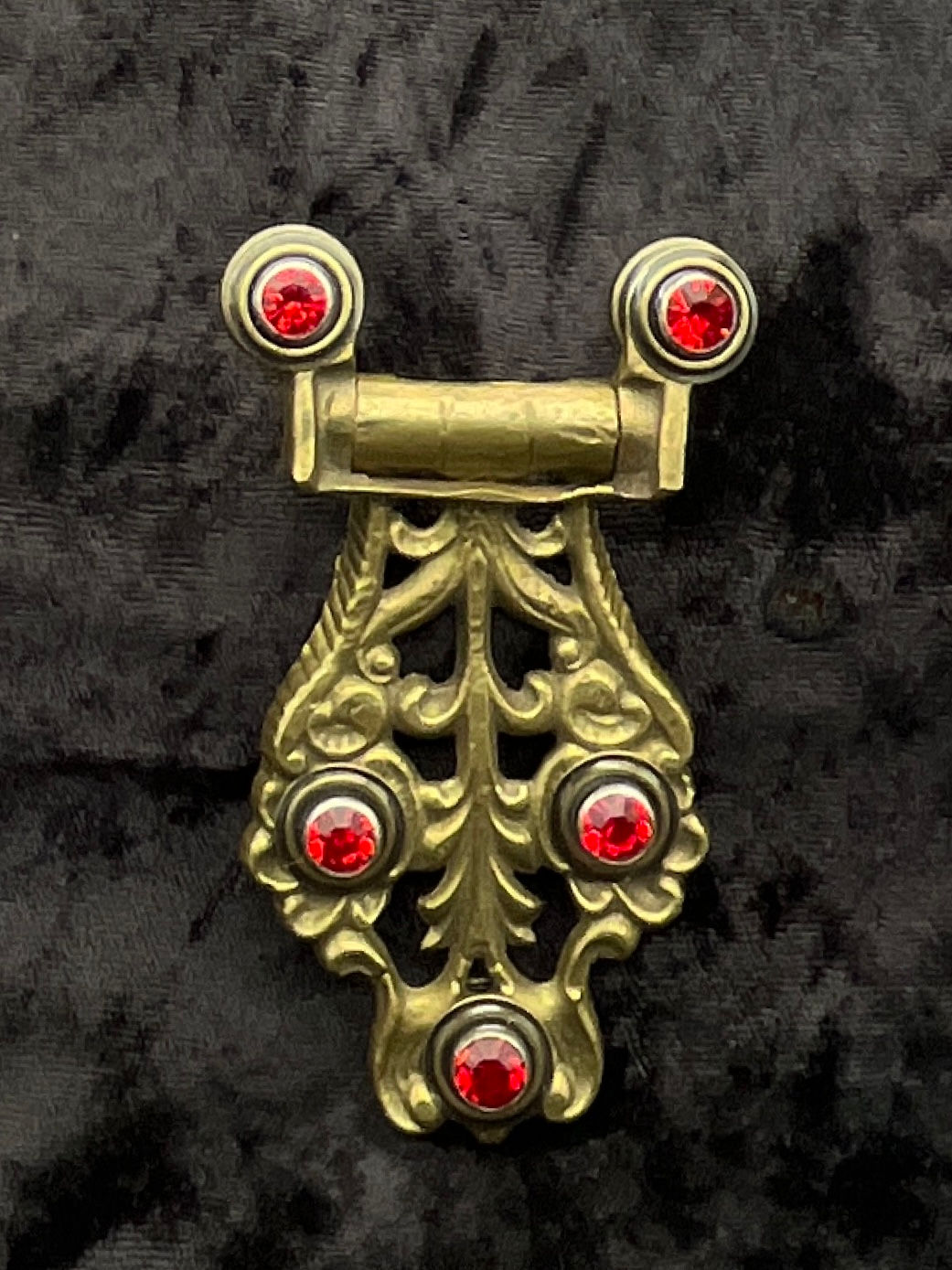 Antique Single Hinge red 5 snap 