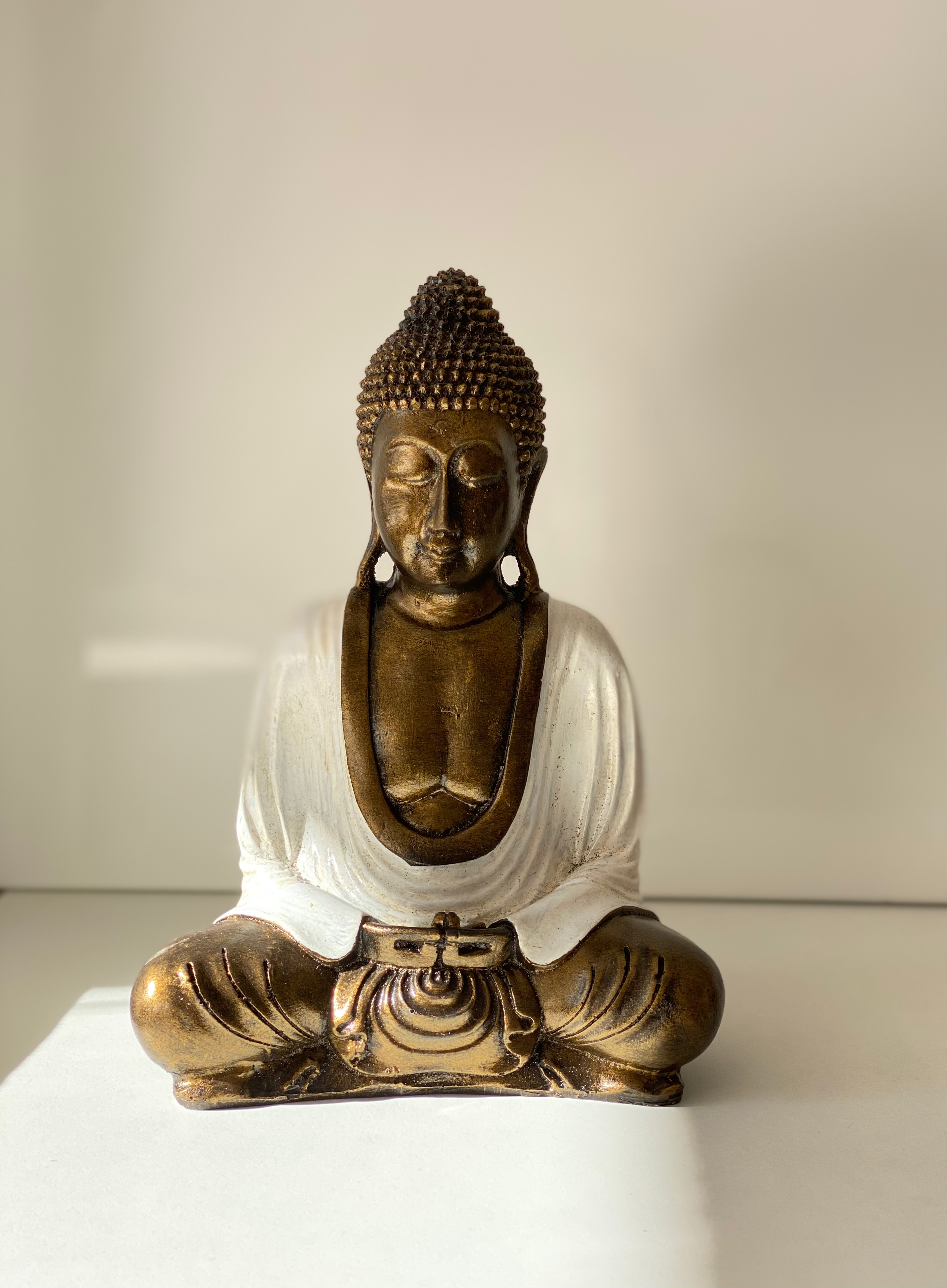 Soška Buddhy - bílá