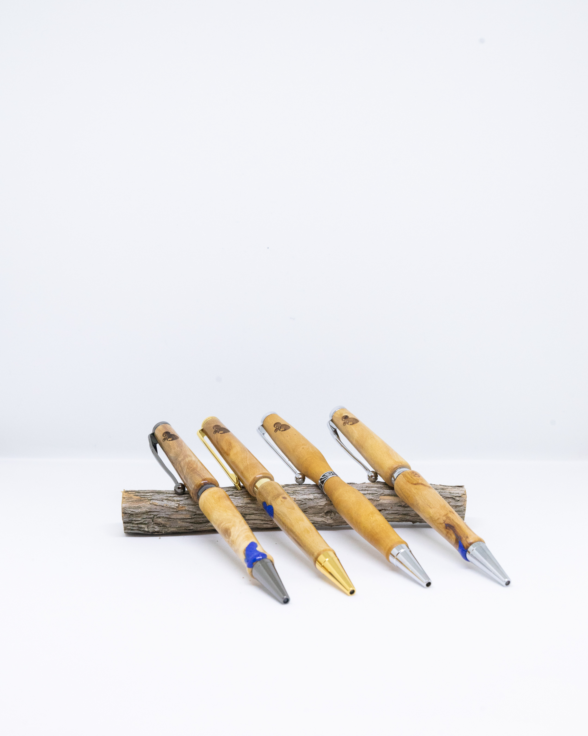 Stylo en bois de bleuetier