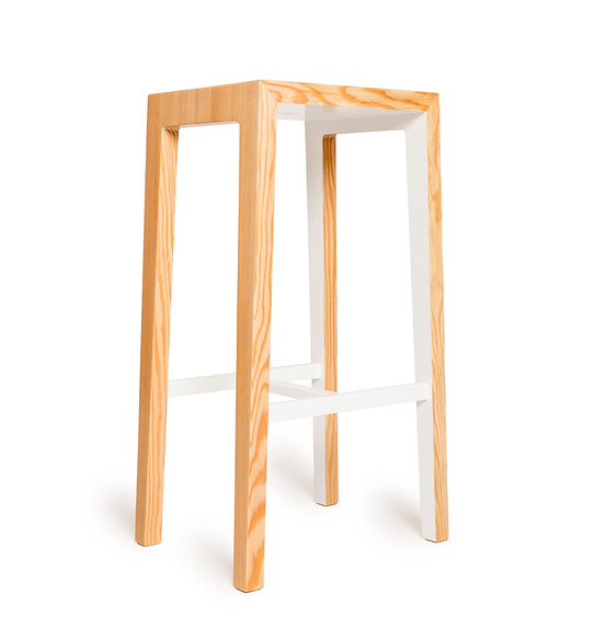 modern counter height stool with whit interior and natural wood. Made from eco friendly and sustainable materials