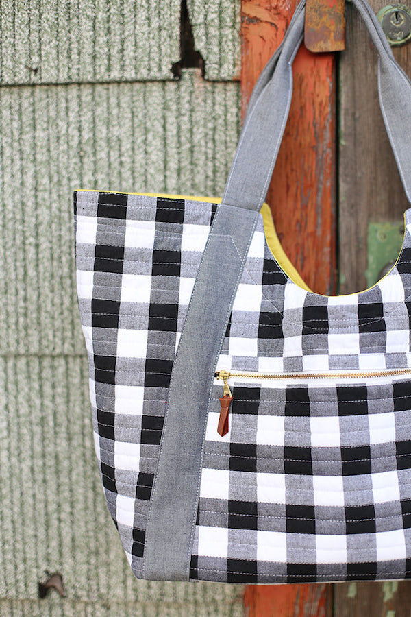 Thumbnail: Poolside Tote Pattern by Noodlehead