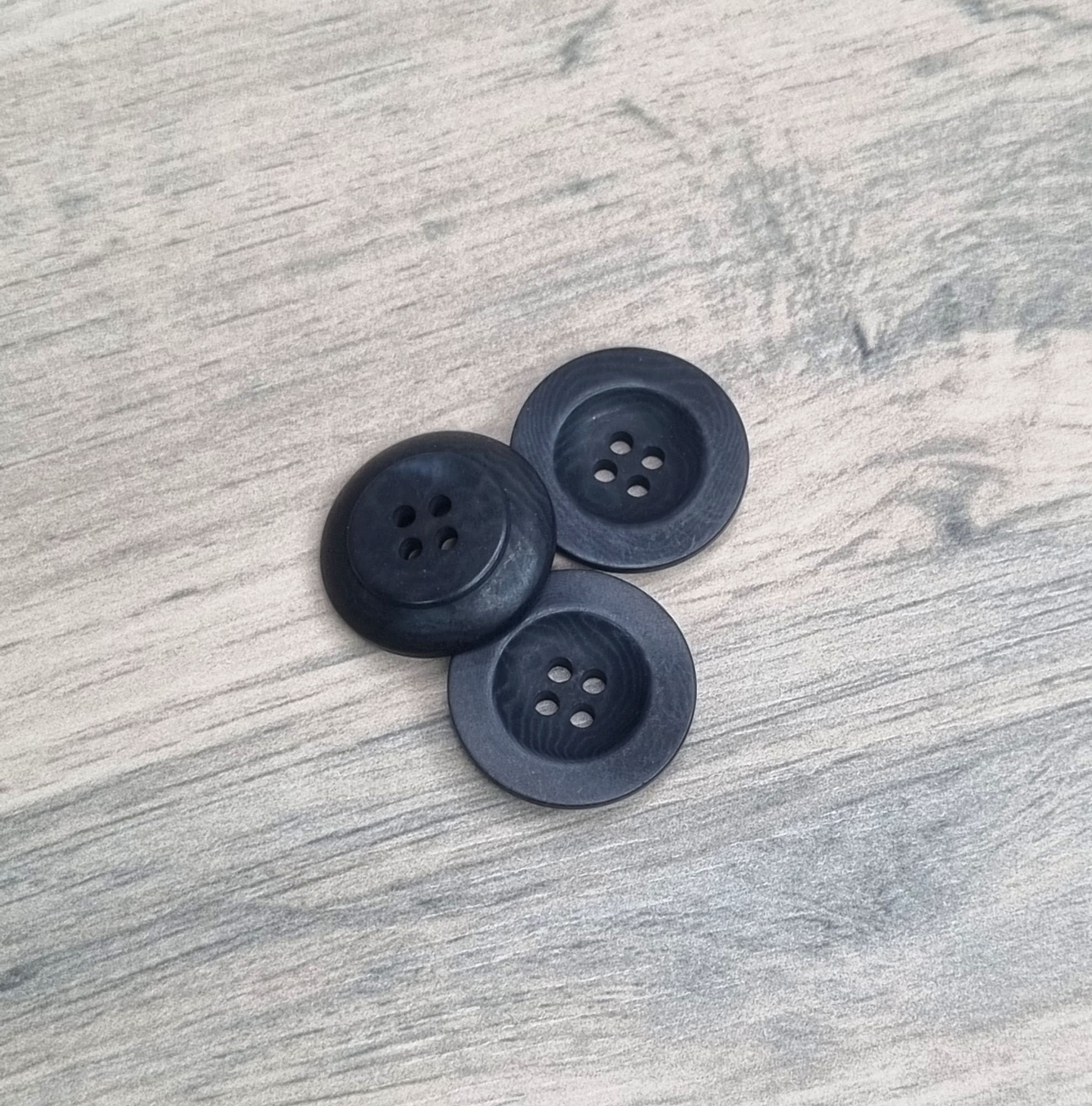 Merchant & Mills - Corozo Navy 22mm Button