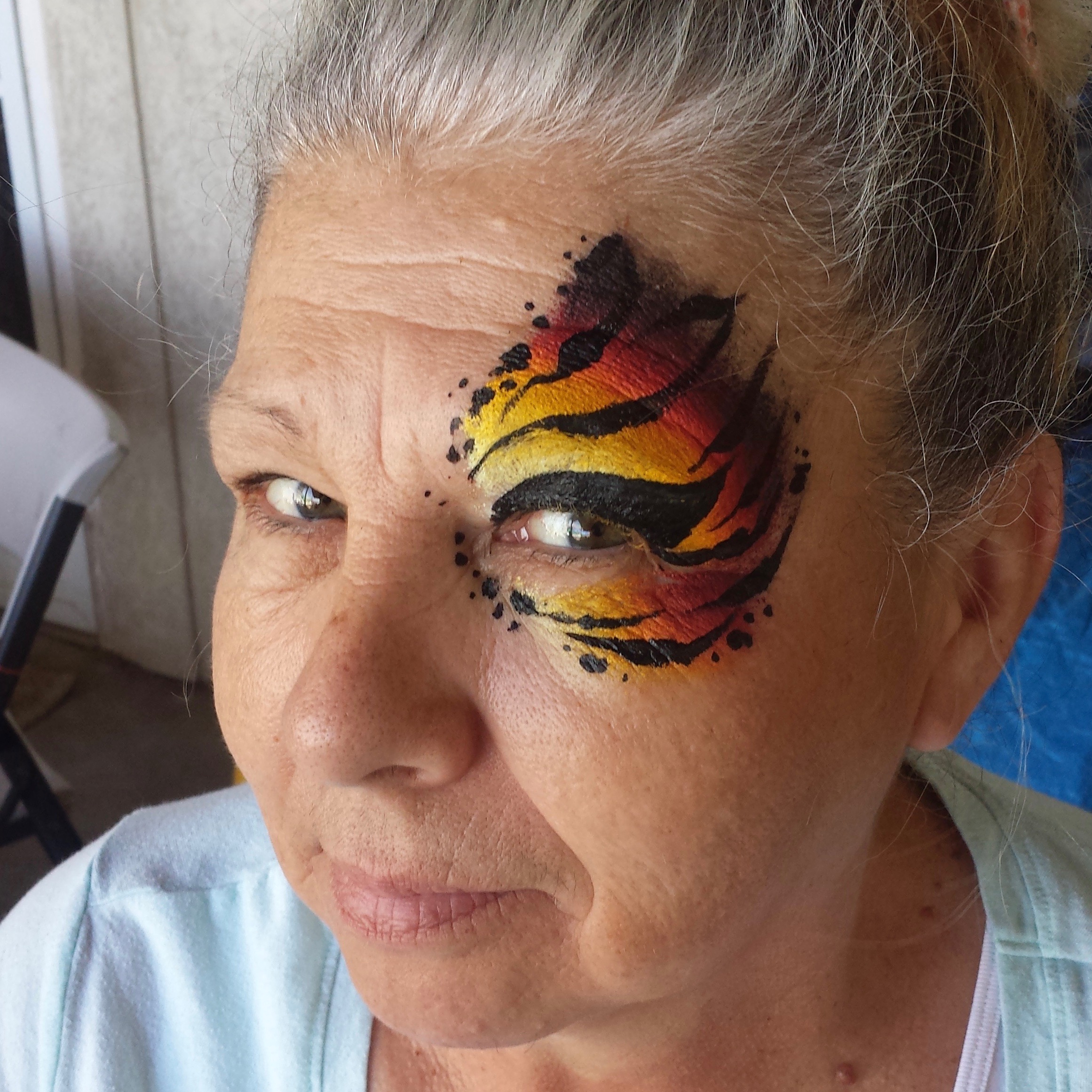 Tiger eye face paint