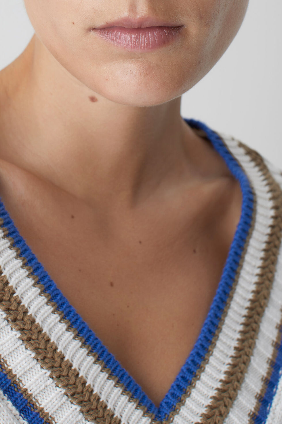 Miniature : CLOSED - PULL OVER EN MAILLE À ENCOLURE V