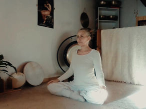 Garudasana, la posture de l'aigle