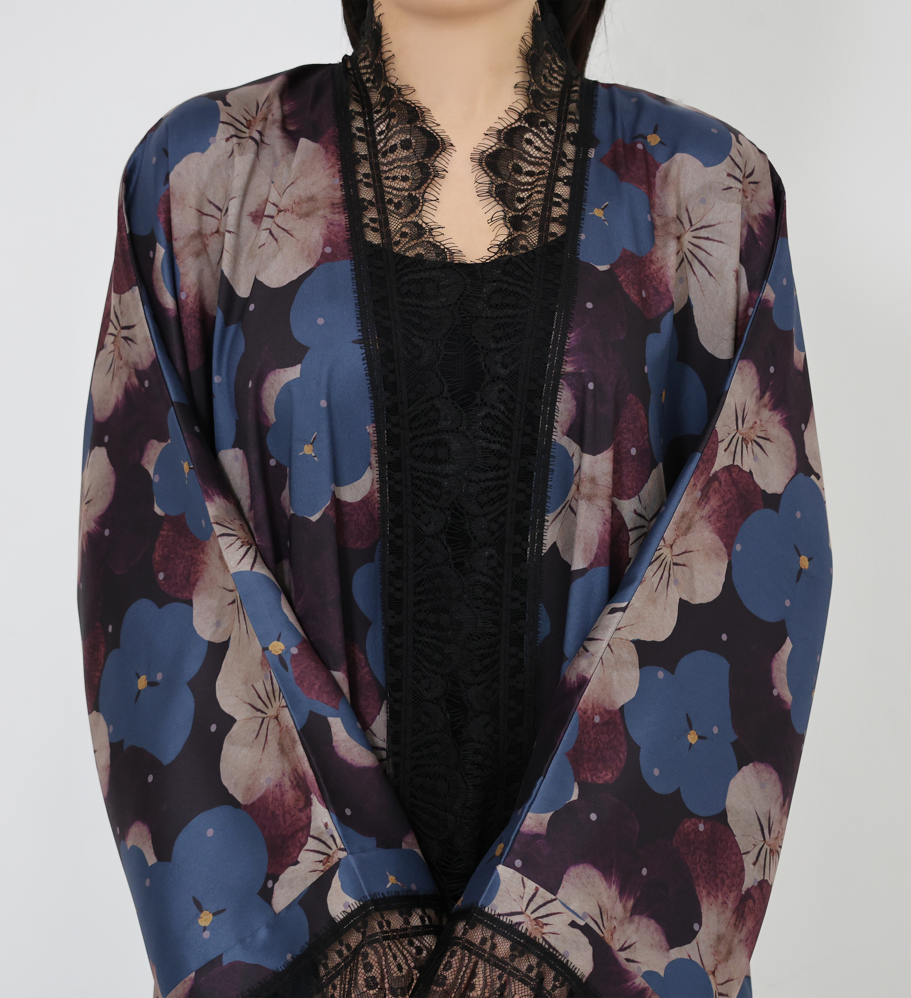 Lace & Bloom