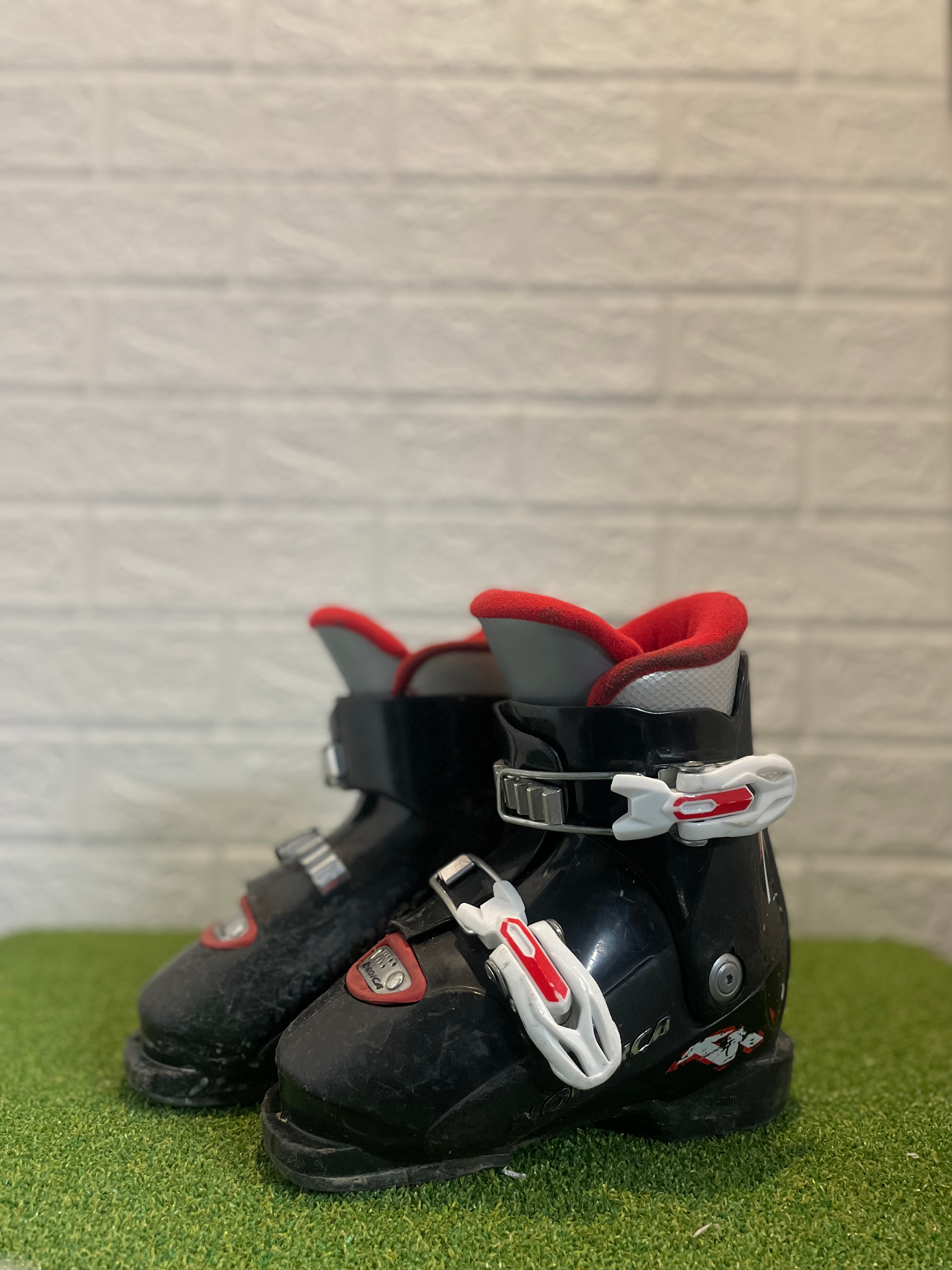 Nordica skischoenen "maat 28"