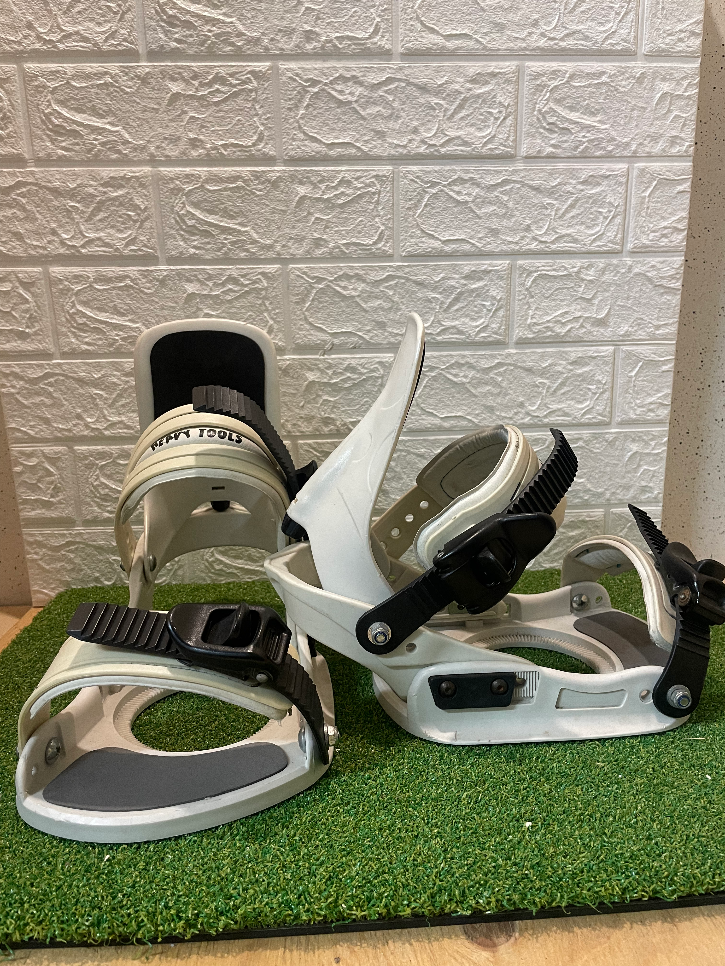 Heavy Tools Snowboardbinding "Maat M"