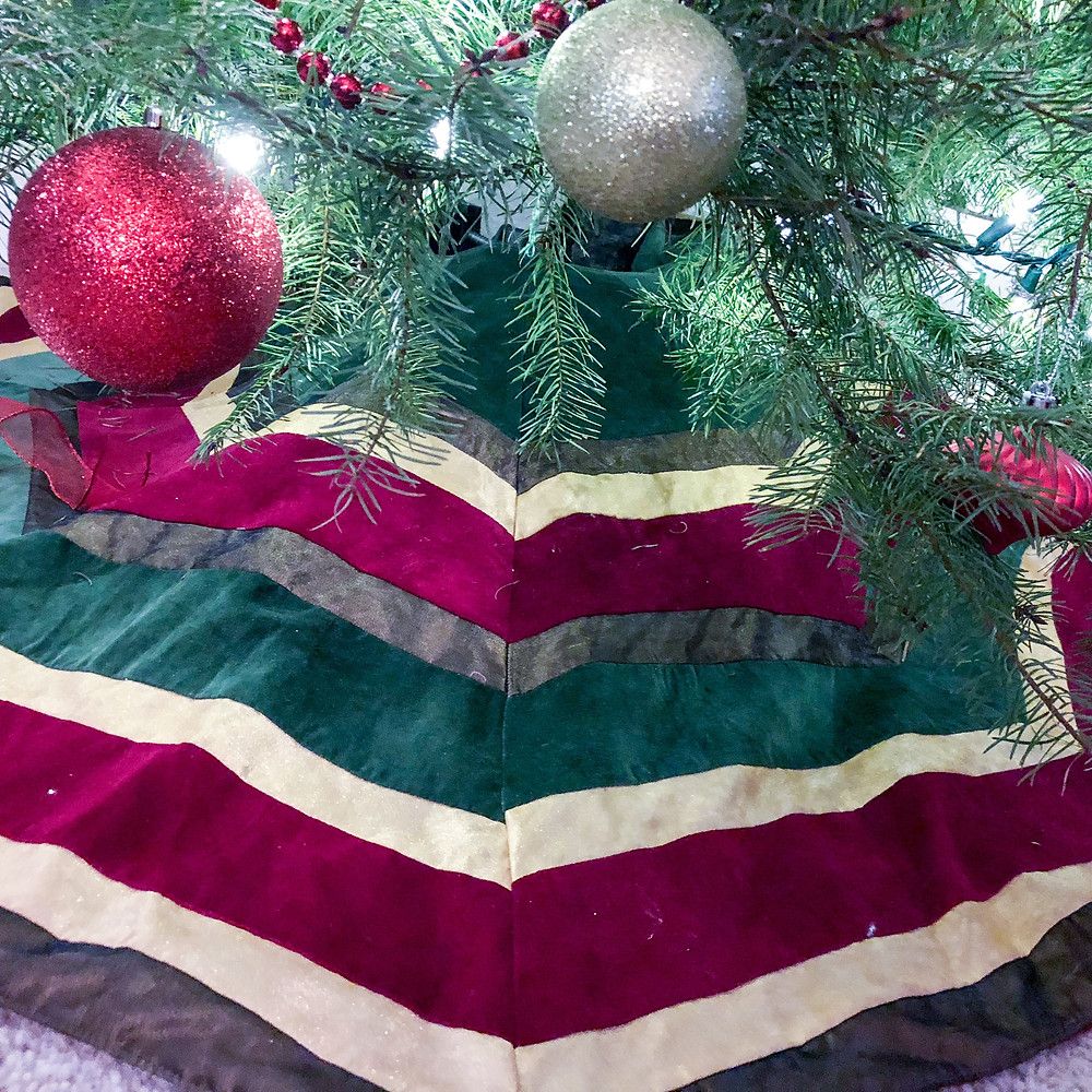 christmas tree with no gifts