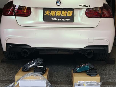 BMW F30 335i with S90F 6 Piston Caliper & S52R 4 Piston Caliper